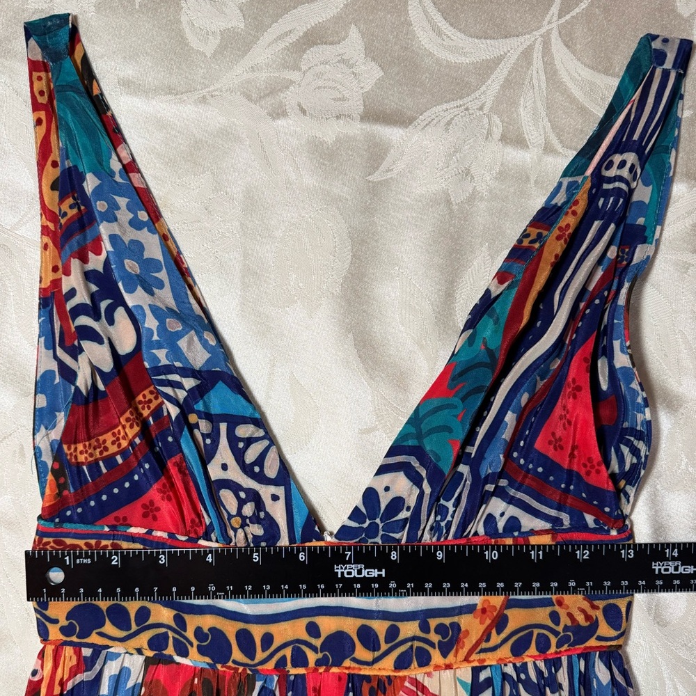FARM RIO Tiles Flowy Print V-neck Dress - Picture 6 of 9